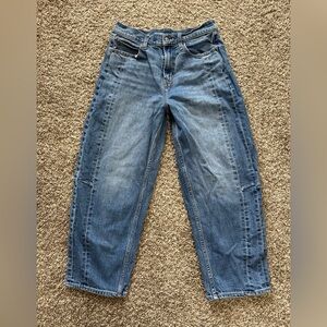 Old navy barrel jeans size 6